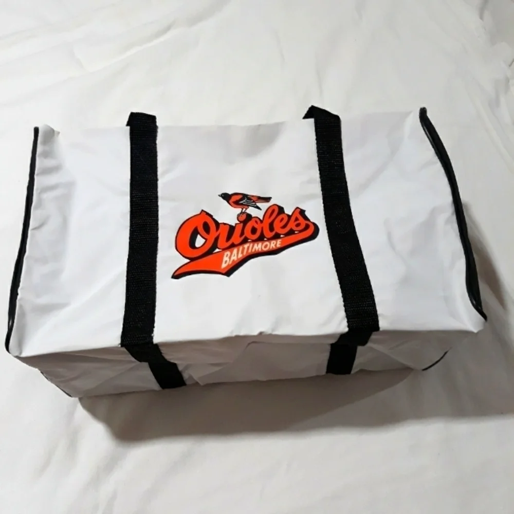 Vintage Baltimore Orioles Early 90's Zipped Duffle Bag Budweiser white Black